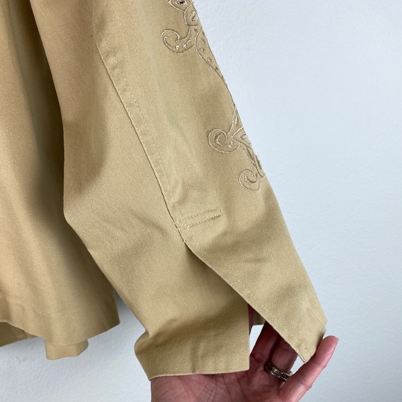 Susan Graver, Plus Size 2X Tan Jacket Embroidered Button Closure EUC - Picture 9 of 15